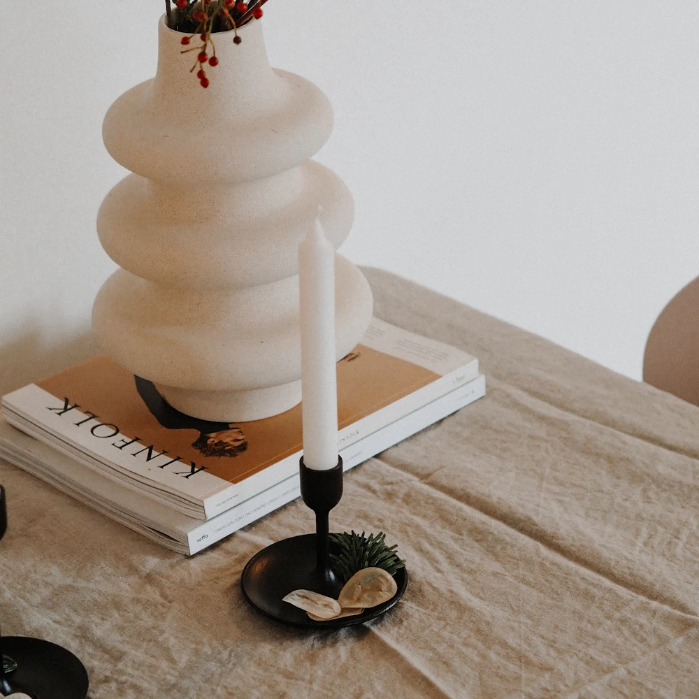 Neutral Ceramic Table Arrangement